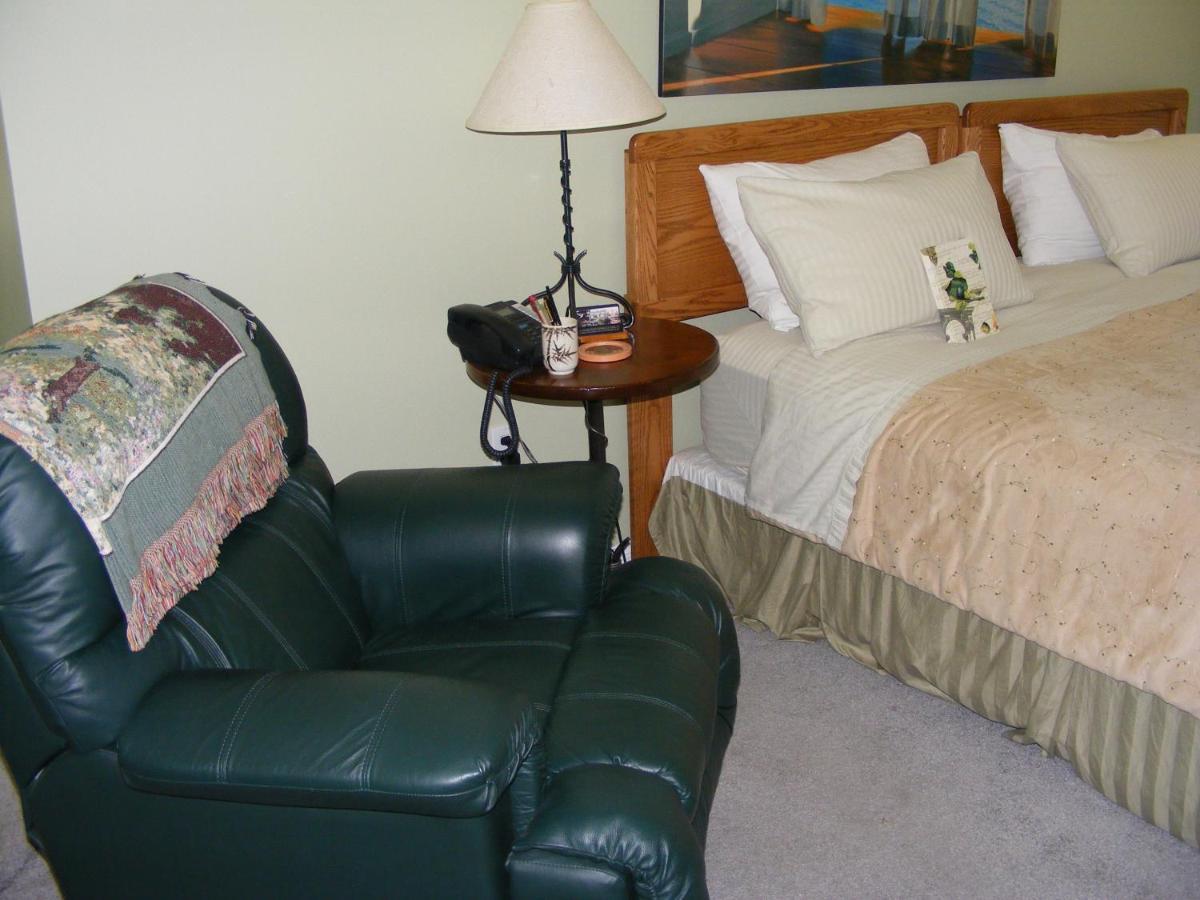 Hummingbird Guesthouse Port Alberni Exterior photo