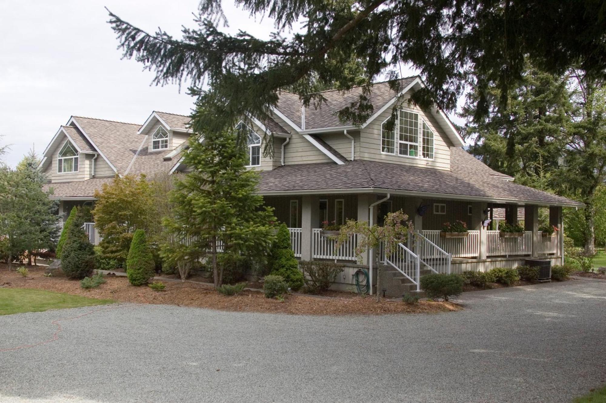 Hummingbird Guesthouse Port Alberni Exterior photo