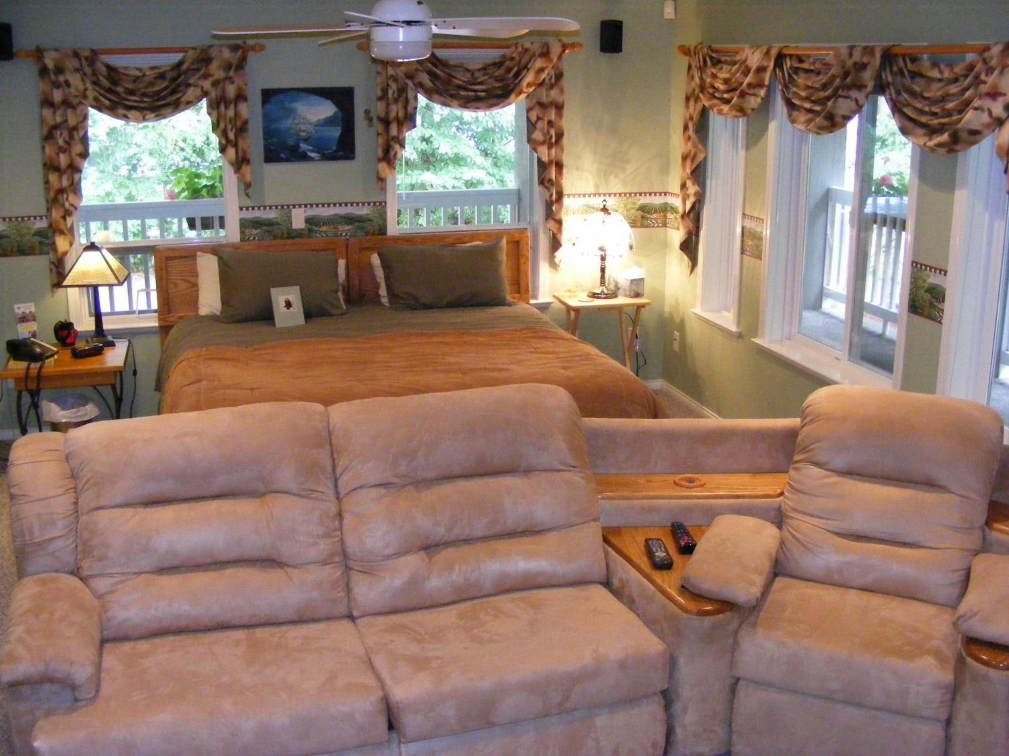 Hummingbird Guesthouse Port Alberni Room photo