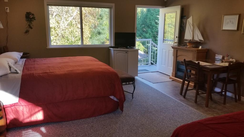 Hummingbird Guesthouse Port Alberni Exterior photo