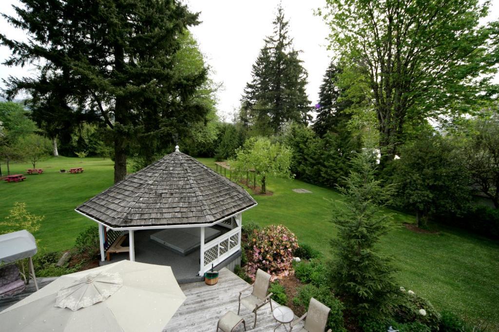 Hummingbird Guesthouse Port Alberni Exterior photo